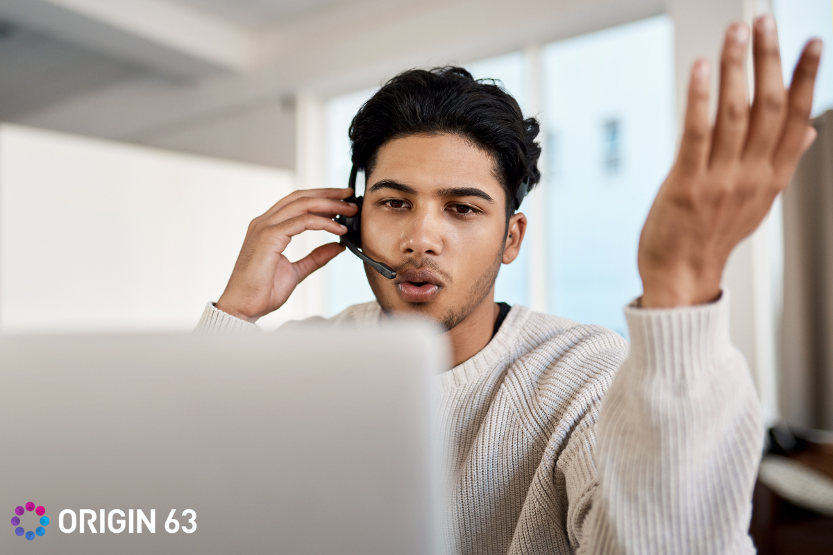 Customer support agent experiencing disconnected systems