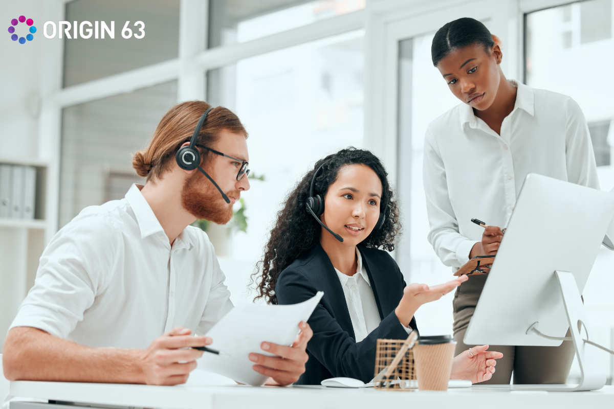  Customer service team working together, why team performance matters