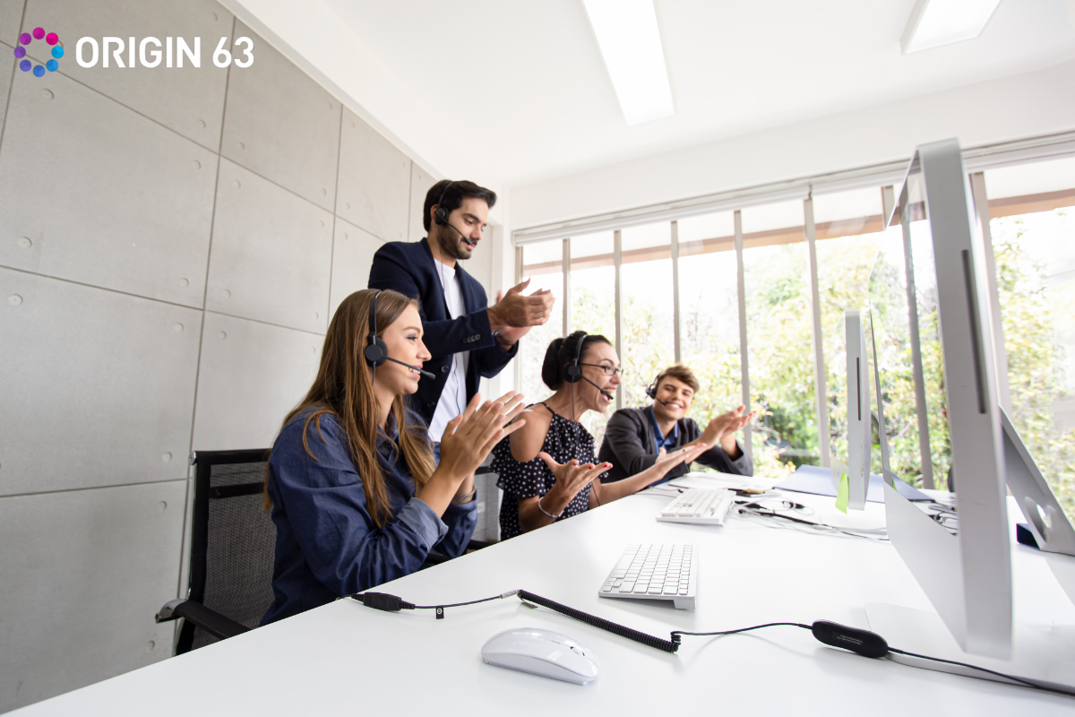Customer service representative using HubSpot AI, Benefits of Using HubSpot AI