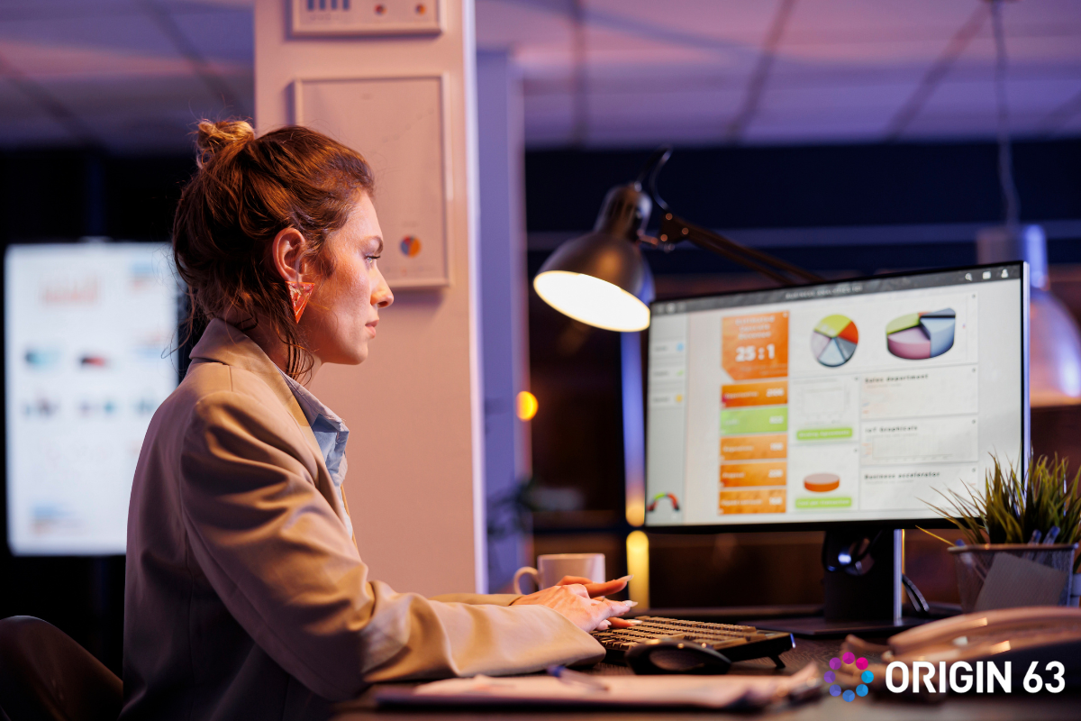 Customer service representative using HubSpot’s Customer Success Workspace, What are Smart Filters?