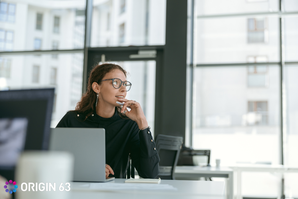  Customer success manager working in the office, Why Do You Need HubSpot Health Scores?