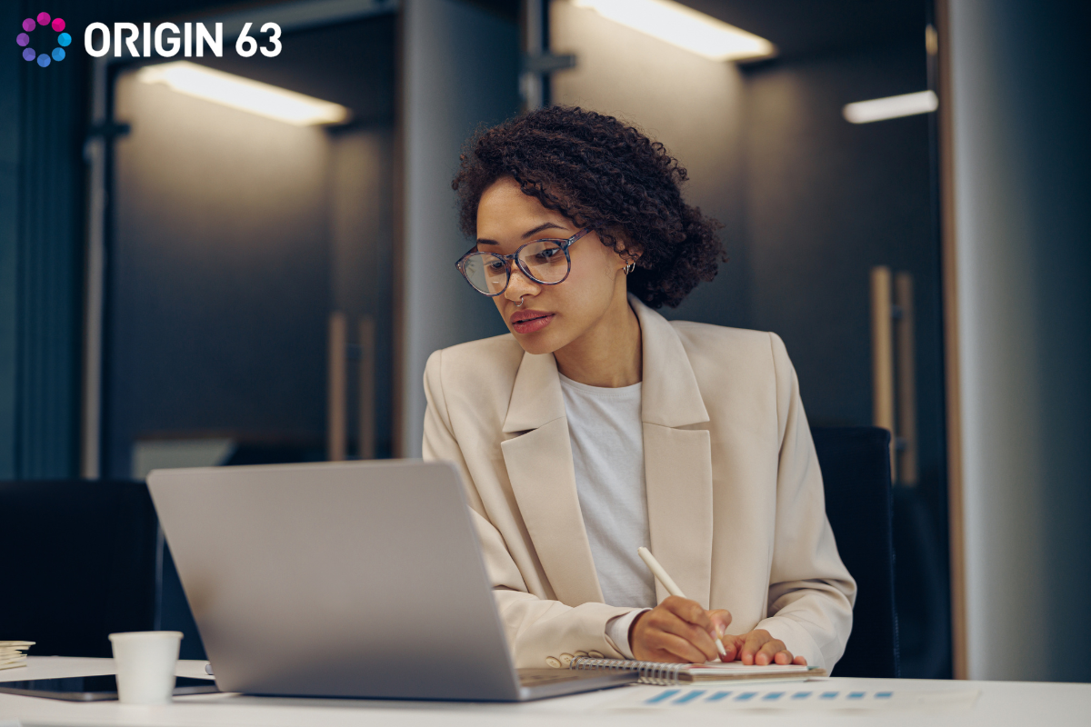 Service leader organizing knowledge base articles in HubSpot