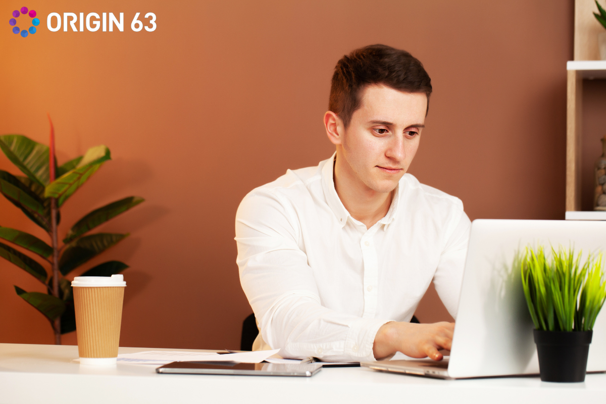 Customer service expert using conditional routing rules