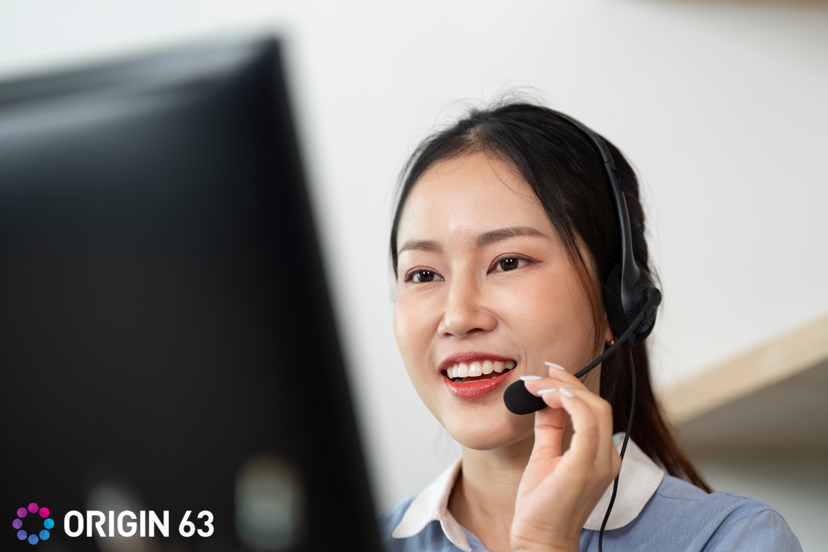 woman-support-representative-on-phone