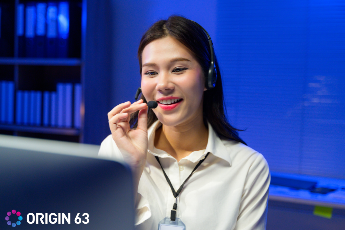 Customer service representative looking at simple health scores